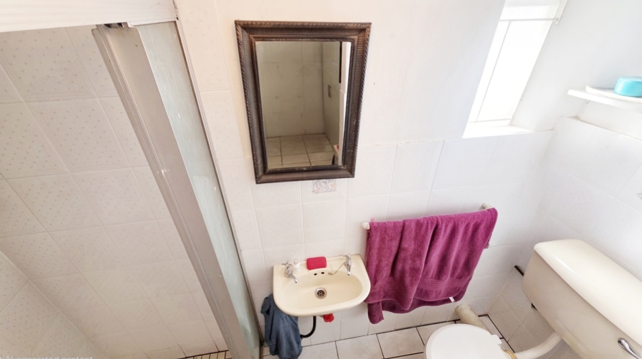 5 Bedroom Property for Sale in Kabega Park Eastern Cape